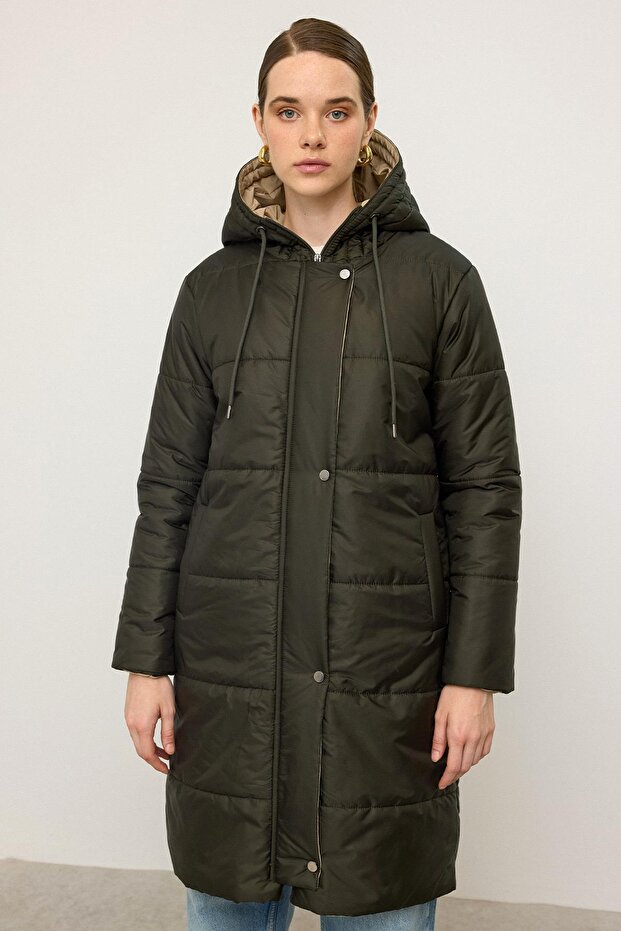 Kurtka z kapturem i pikowanym wykończeniem HAKİ 6782 - 5