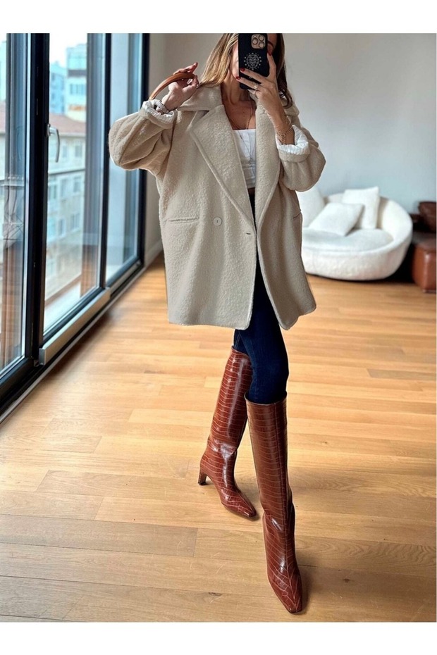 معطف قصير منقوش من القطيفة بزر واحد كبير الحجم بلون حجري - 3