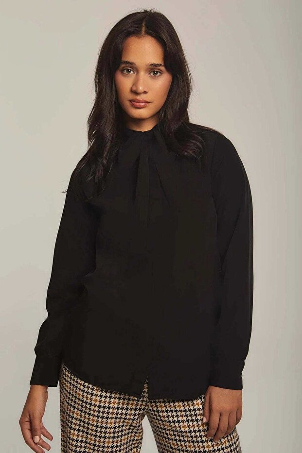 بلوزة صلبة برباط أمامي - 3