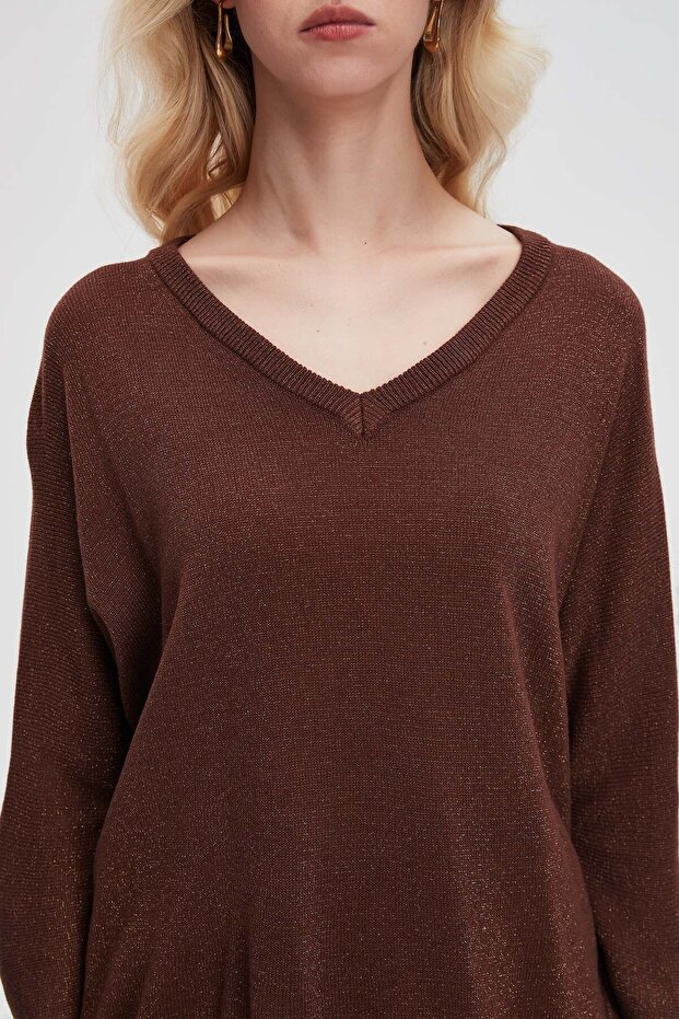 بلوزة سادة كبيرة الحجم بفتحة رقبة على شكل حرف V - 6