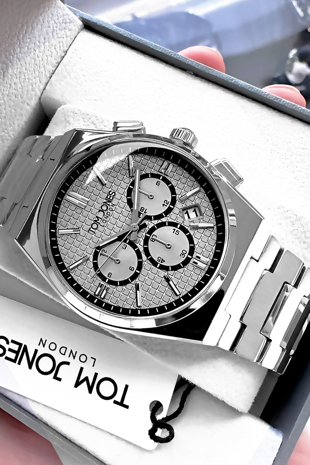 Men's Wristwatch with Calendar 3 Atm Water Resistant Silver Color Steel Band Gtje2076C4