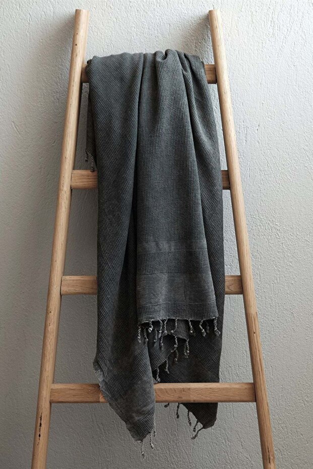 Stone Washed Washable Seersucker Sofa Throw, Blanket Black 140X170 cm
