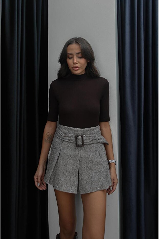 Barna, magas galléros, rövid ujjú blúz - 3