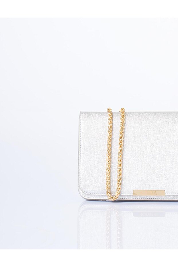 محفظة بغطاء فضي - 4