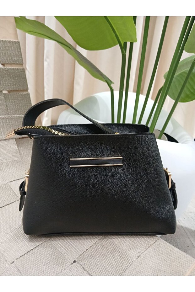 Zippered double compartment fixed makeup bag arm and shoulder bag