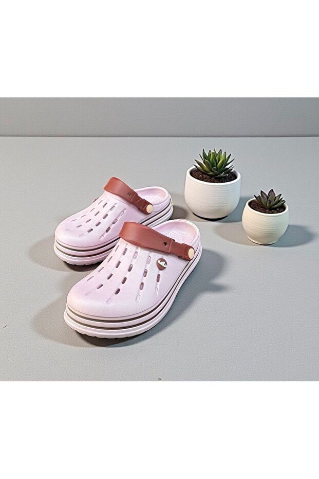 Women's Powder Light Sole Closed Front Slippers Sandals