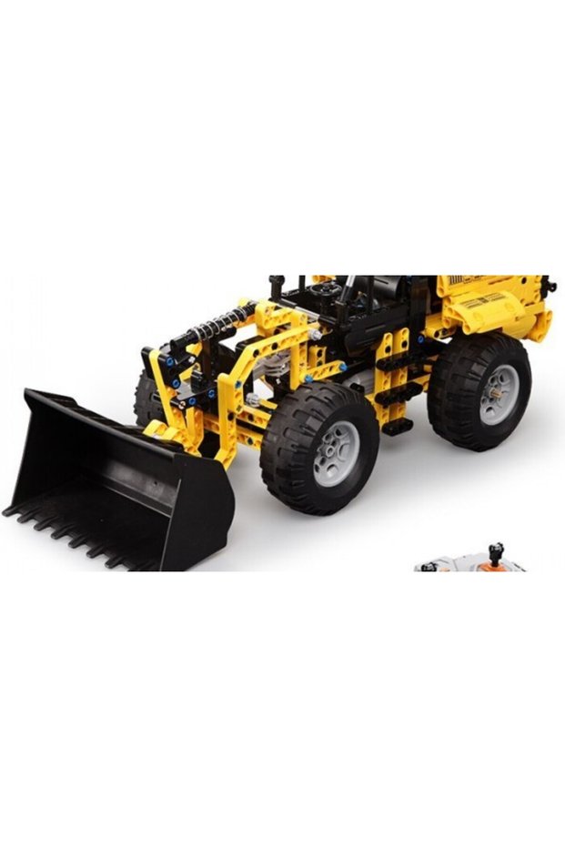 Excavator with remote control from construction blocks - 491 pcs