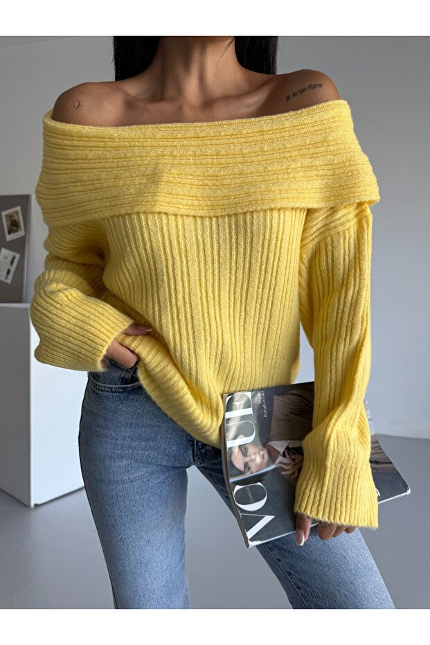 Degaje Madonna Collar Comfortable Fit Women's Knitwear Sweater