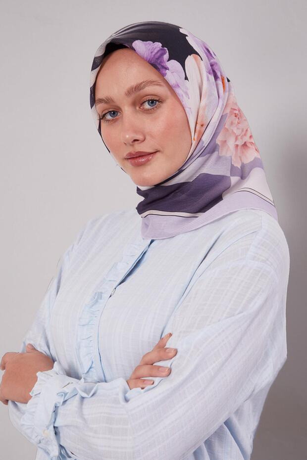 وشاح قطني بنمط زهور مخططة باللون الأرجواني
