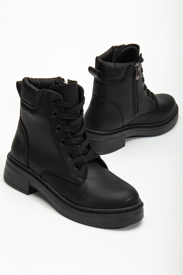 Women's Black Leather Thick Thermo Sole Lace-Up and Zippered Boots