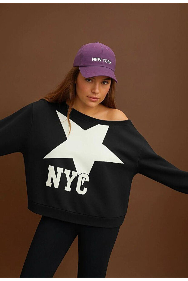 Women's Nyc Star Printed One Shoulder Boat Neck New Season Oversize Sweatshirt
