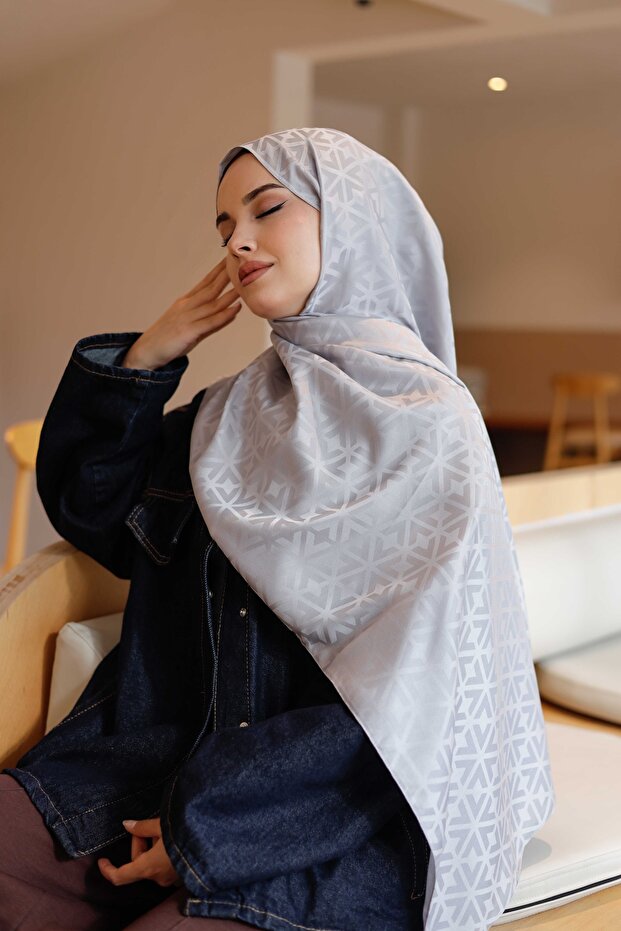 شال فضي رمادي - 2