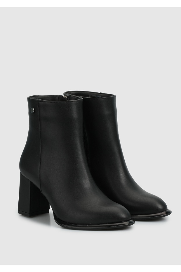 Siyah Kadın Bot - 2