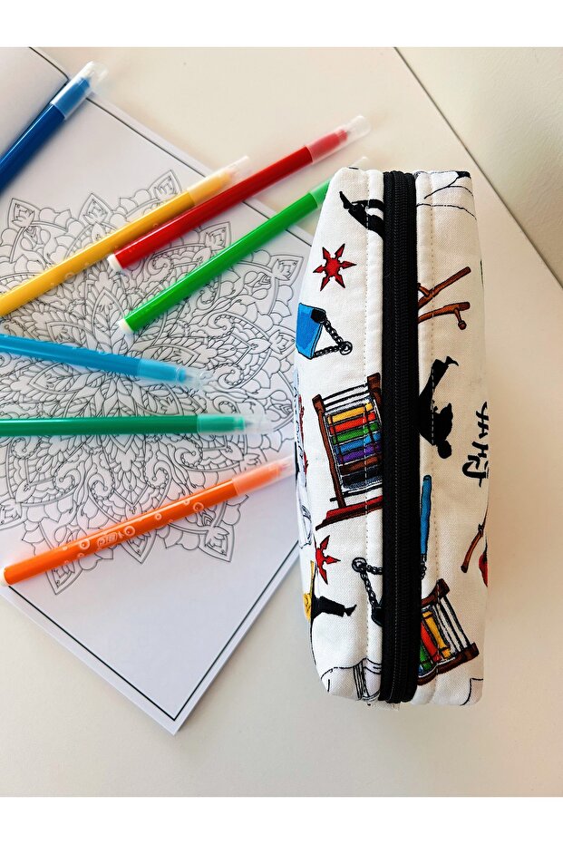 حامل أقلام منقوش على شكل كاراتيه - 2