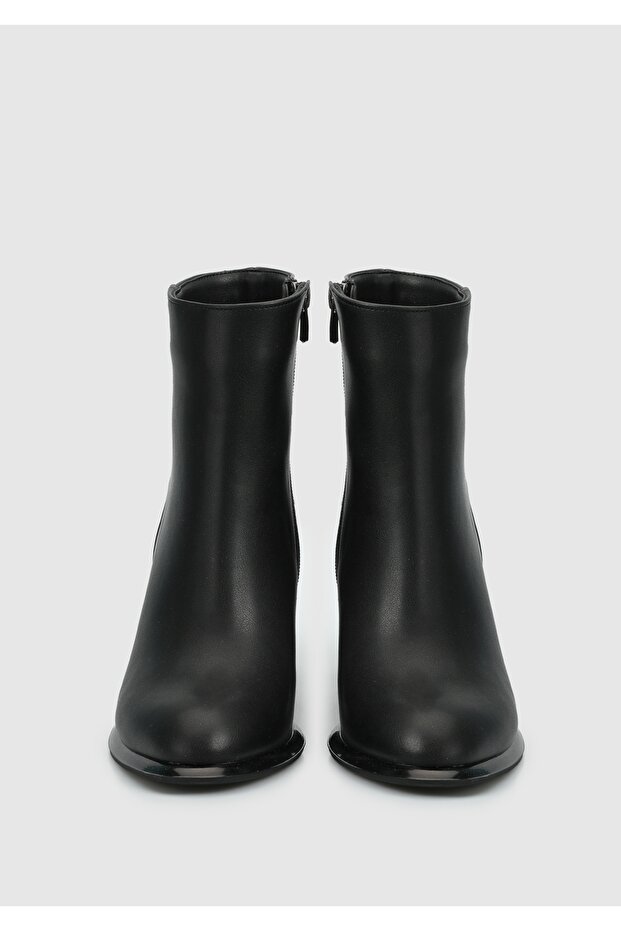 Siyah Kadın Bot - 3