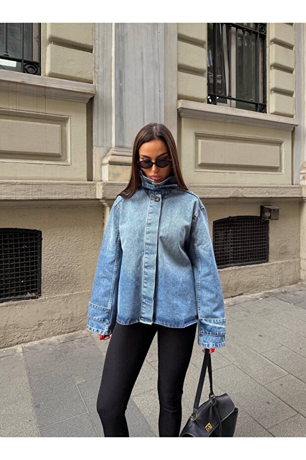 Women's Stand Collar Pocketed Loose Fit Denim Jacket