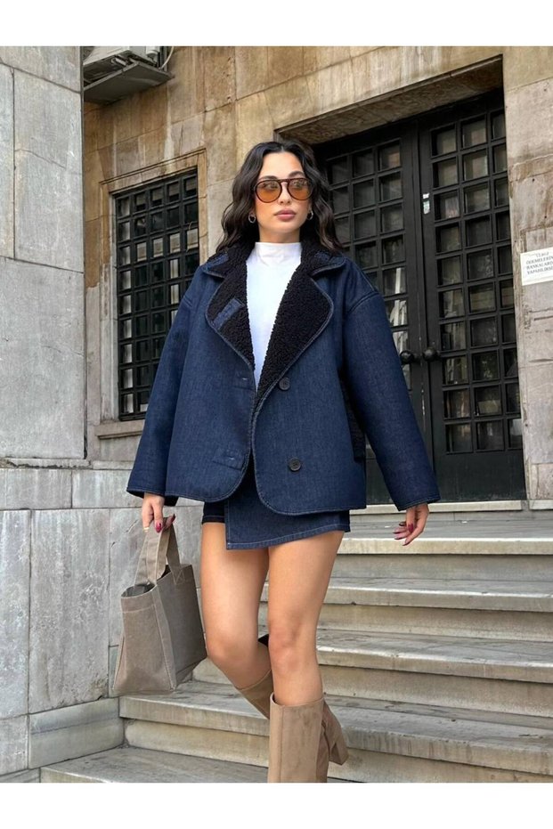 سترة نسائية كبيرة الحجم مع فرو من الداخل