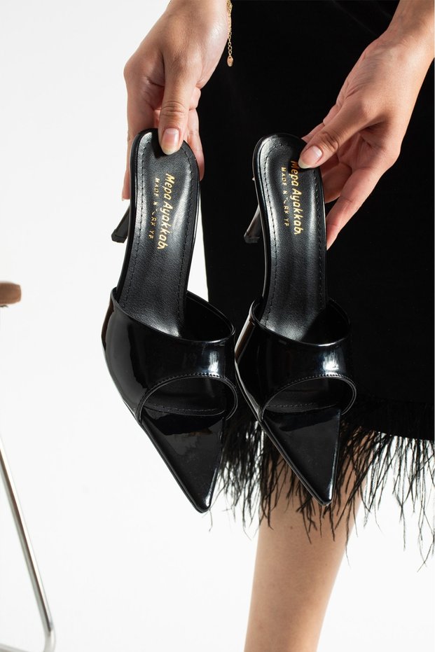 Noiré Women's Black Patent Leather Thin Heeled Slippers Stylish and Comfortable Evening Dress Model