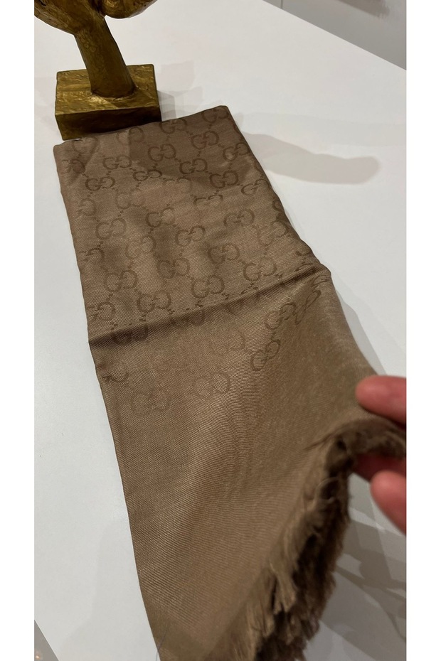 A Quality One Way Wool Silk Shawl