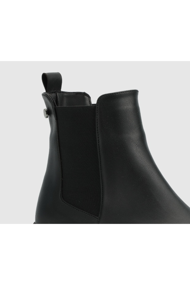 Siyah Kadın Bot - 5