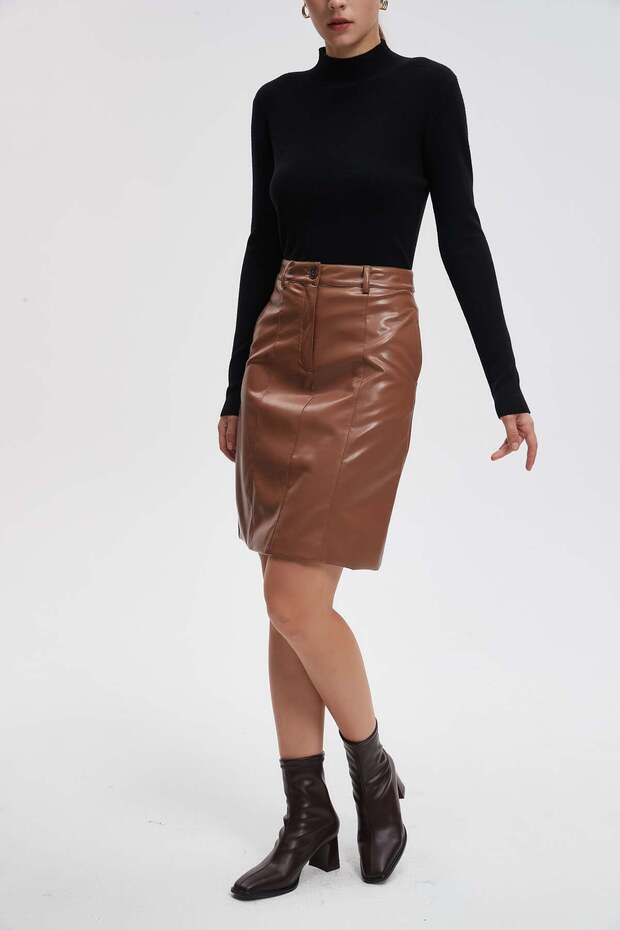 تنورة قصيرة من الجلد الصلب - 4