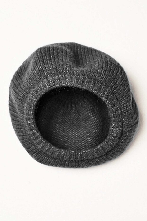 Ribbed Knitted Cap - 3
