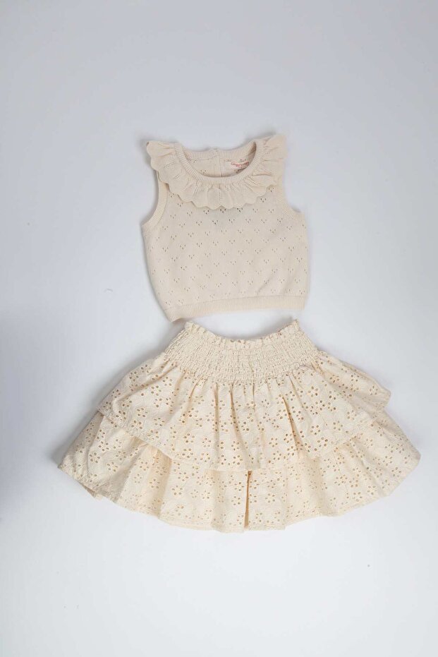 بلوزة بناتية سادة بدون أكمام - 1