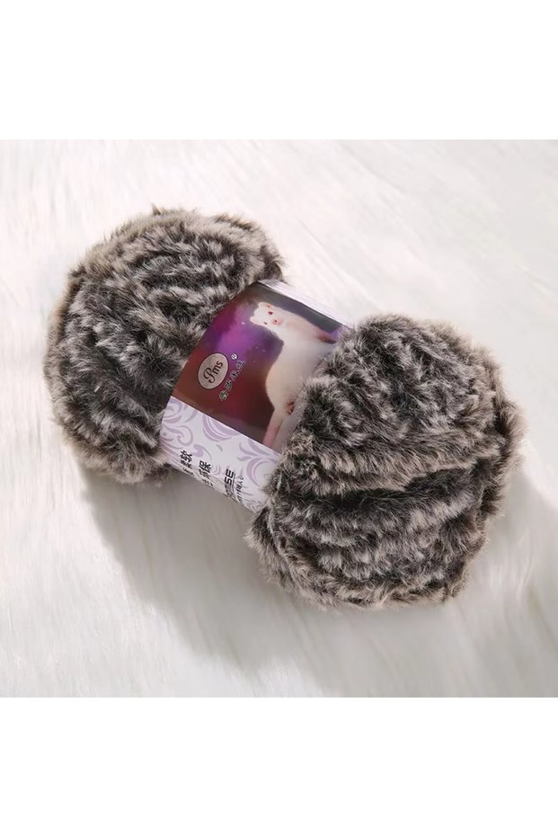 8 Skeins Faux Fur Yarn Soft Fluffy for Crocheting Fur Mink Hat Hand Woven Scarf DIY Fur Thread Long.