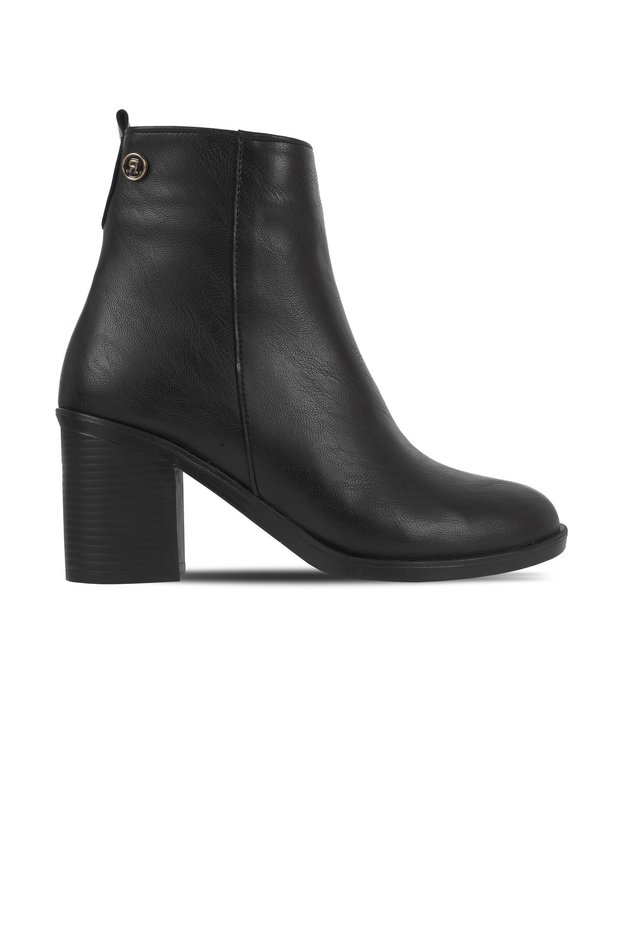 Apart Women's Egg Toe Zippered Heeled Boots B4203