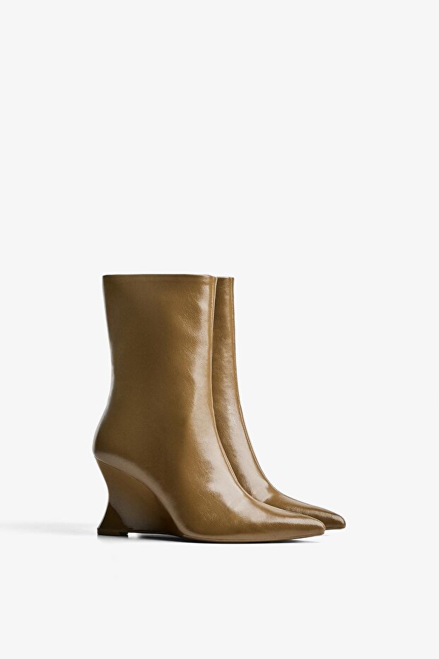 Dolgu topuklu bot - 1