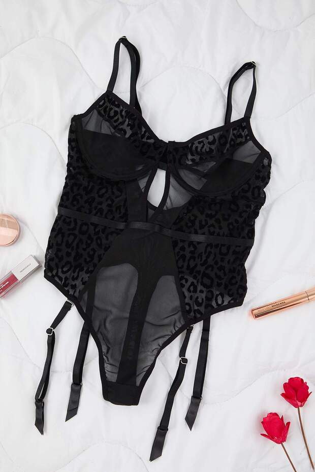 Siyah Leoparlı Jartiyer Detaylı Tül Kapsız Örme Body THMAW26BD00008 - 8