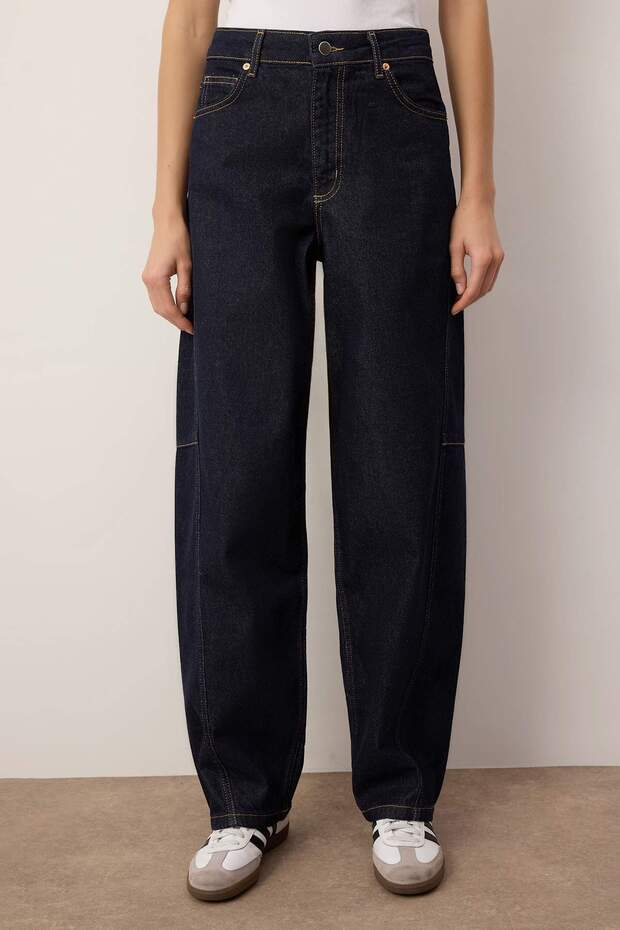 Koyu Mavi Yüksek Bel Dikiş Detaylı Barrel Jeans TWOAW26JE00237 - 3