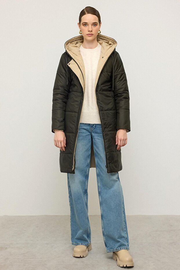 Kurtka z kapturem i pikowanym wykończeniem HAKİ 6782 - 1