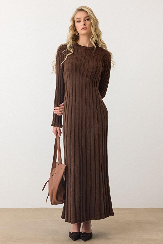 Crew Neck Thick Ribbed Long Knit Dress Brown 9363-E