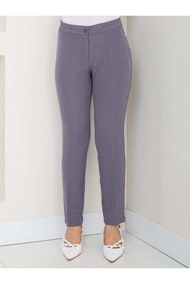 STRAIGHT LEGGED PANT