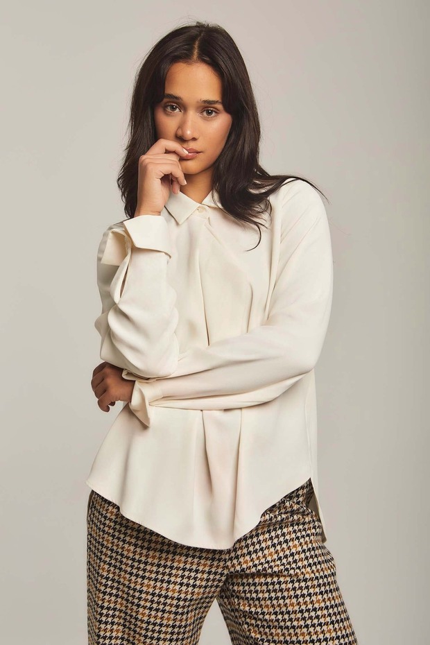 بلوزة سادة بأزرار أمامية - 5