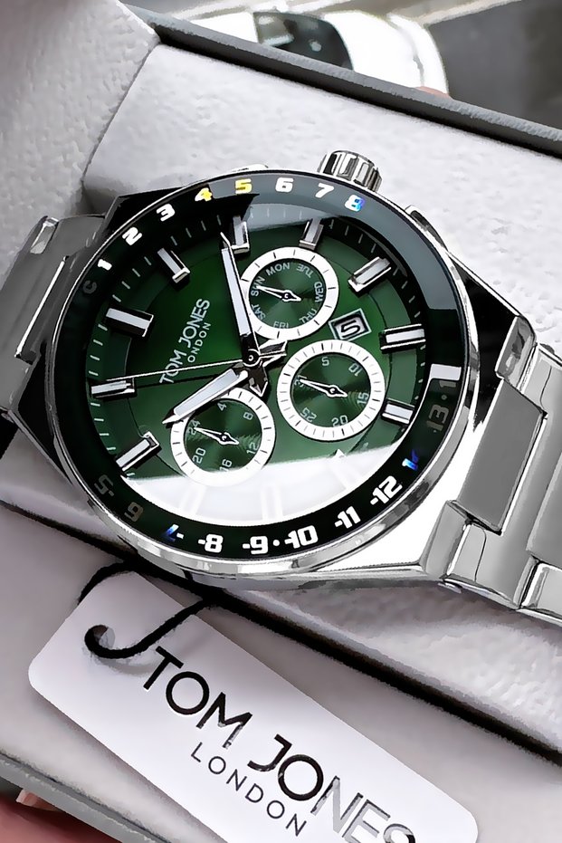 Men's Wristwatch 3 Atm Water Resistant Silver Color Steel Band Wlg208
