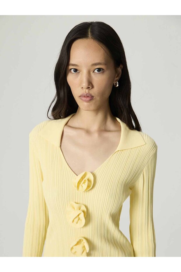 Çiçek Detaylı Triko - 2