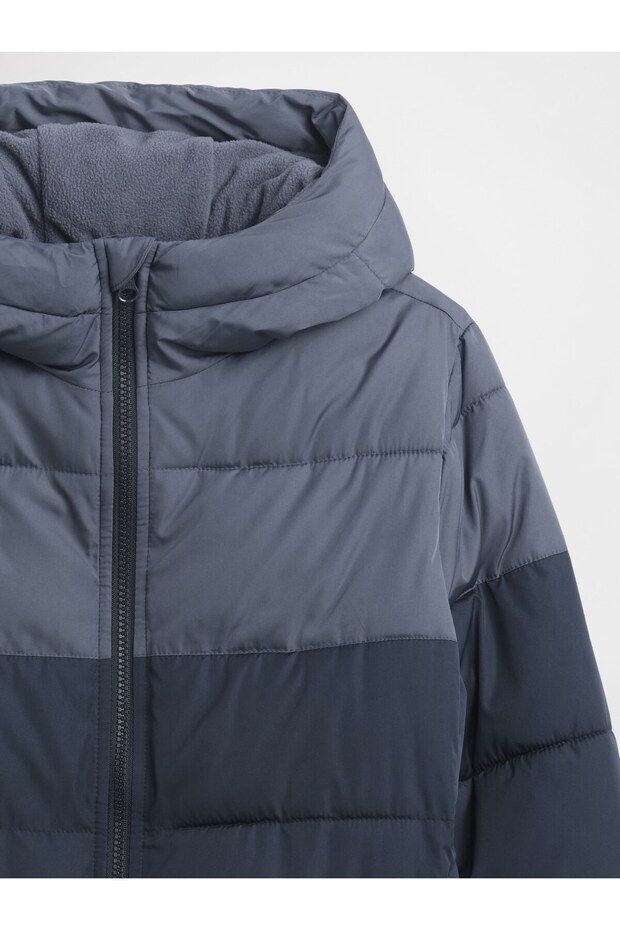 معطف منفوخ للأولاد باللون الأزرق الداكن من ColdControl - 3