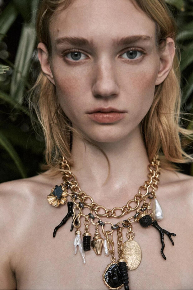 Çoklu Madalyon Charm Kolye - 2