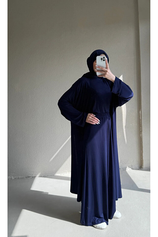 مجموعة من ثلاثة - 1