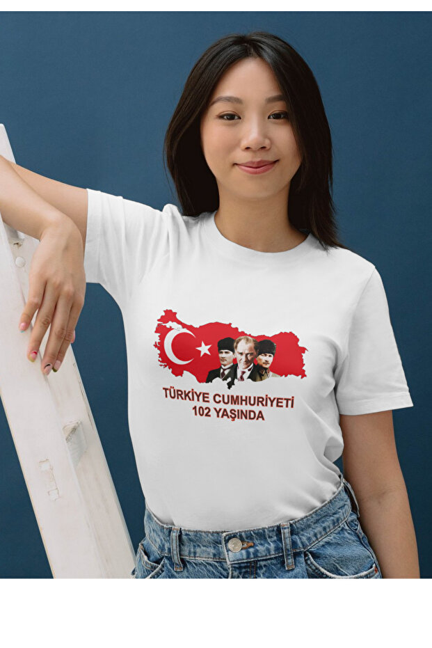 October 29Th Republic Day T-Shirt October 29Th T-Shirt 102. Year Special Design T-Shirt
