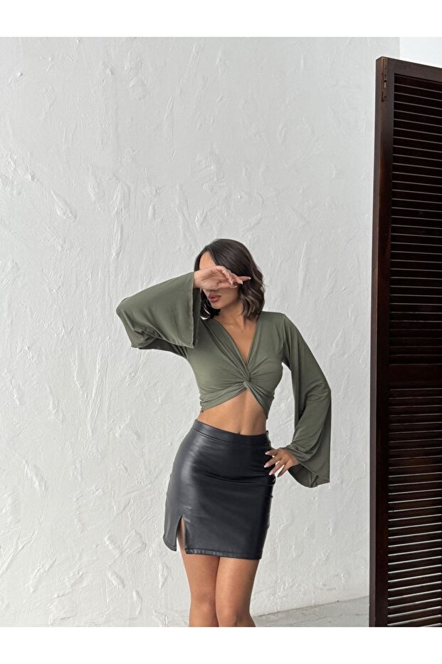 بلوزة مع تطريز أمامي - 3