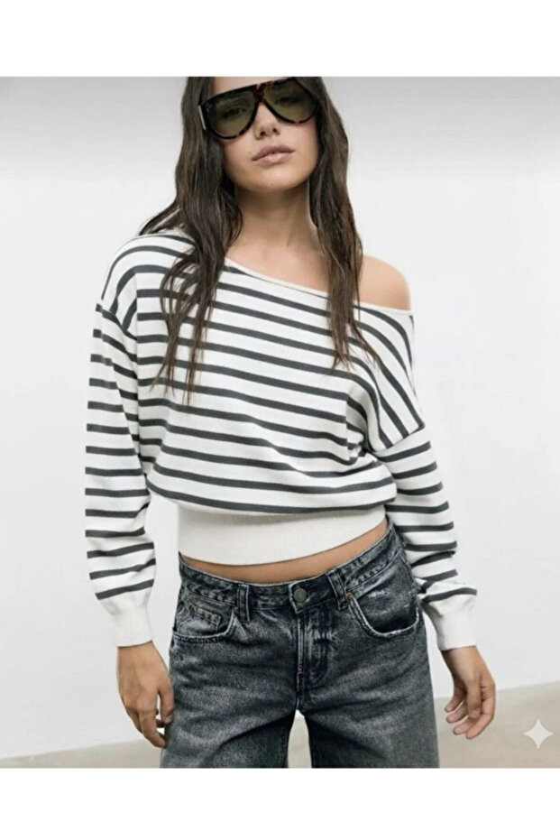 Women's Striped Boat Neck Crop Sweatshirt