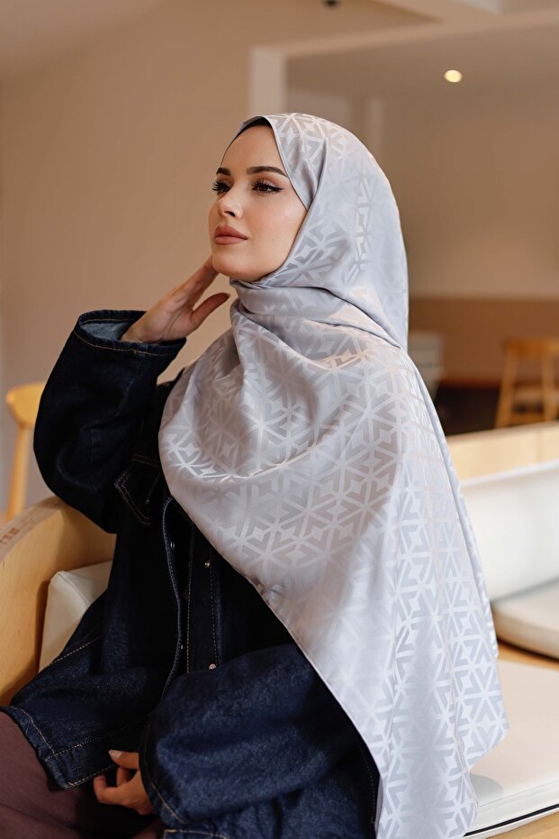 شال فضي رمادي - 1