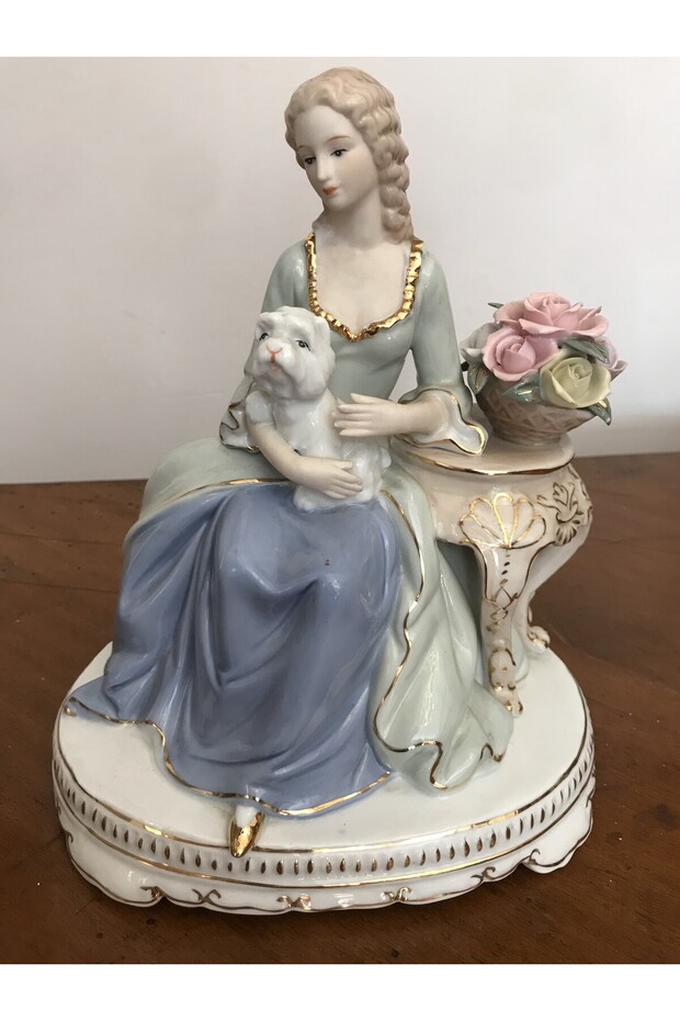 Biblo Köpekli Kız - 2