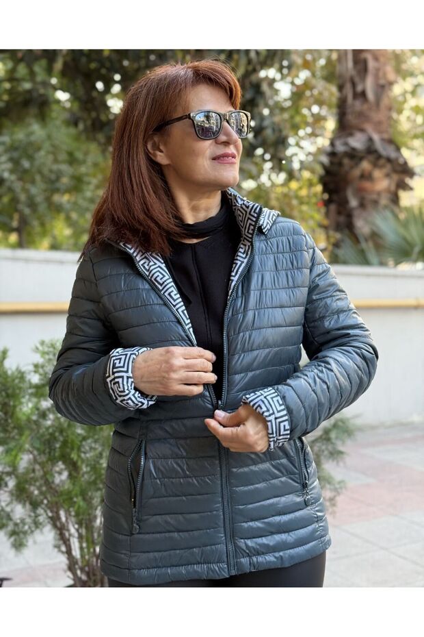 معطف إيطالي قصير ذو وجهين باللون الأخضر