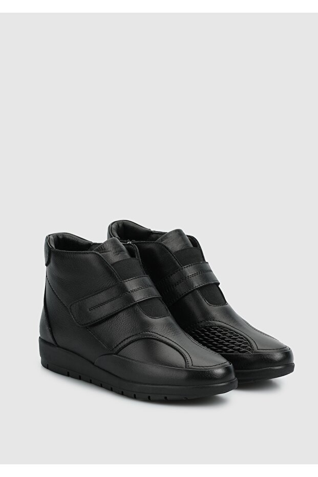 Siyah Deri Kadın Bot - 2