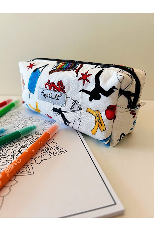 حامل أقلام منقوش على شكل كاراتيه - 3