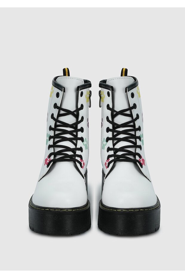 Beyaz Kadın Bot - 3